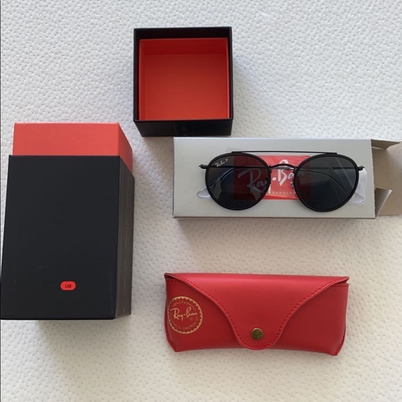 Ray-Ban Accessories - Brand New Black Ray Ban in Box !